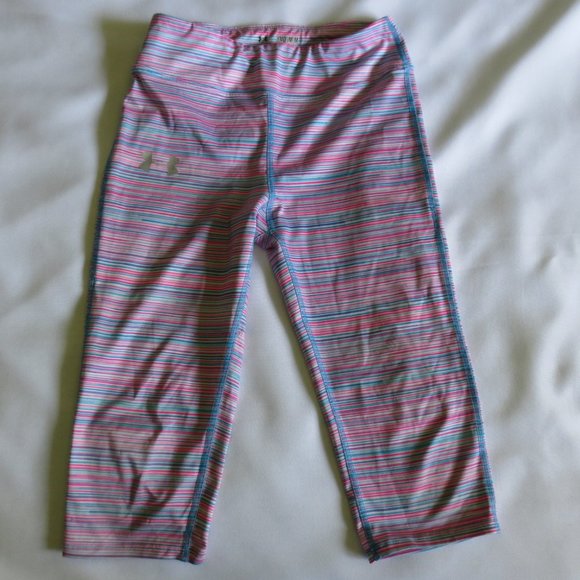 4/$14 Under Armour Girls Fitted Athletic Capris White Blue Pink Size M - Picture 1 of 6
